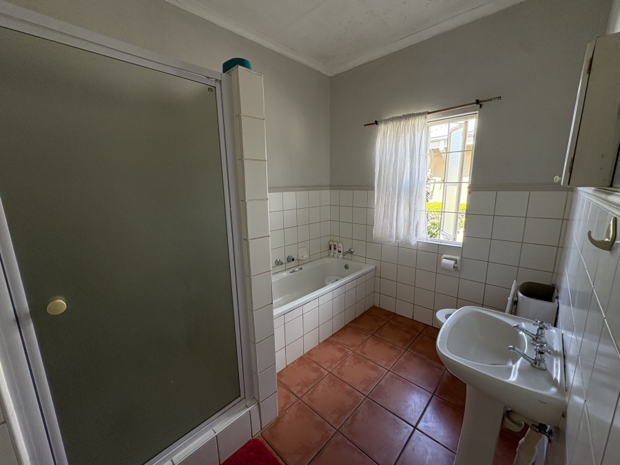 3 Bedroom Property for Sale in Waterval East North West